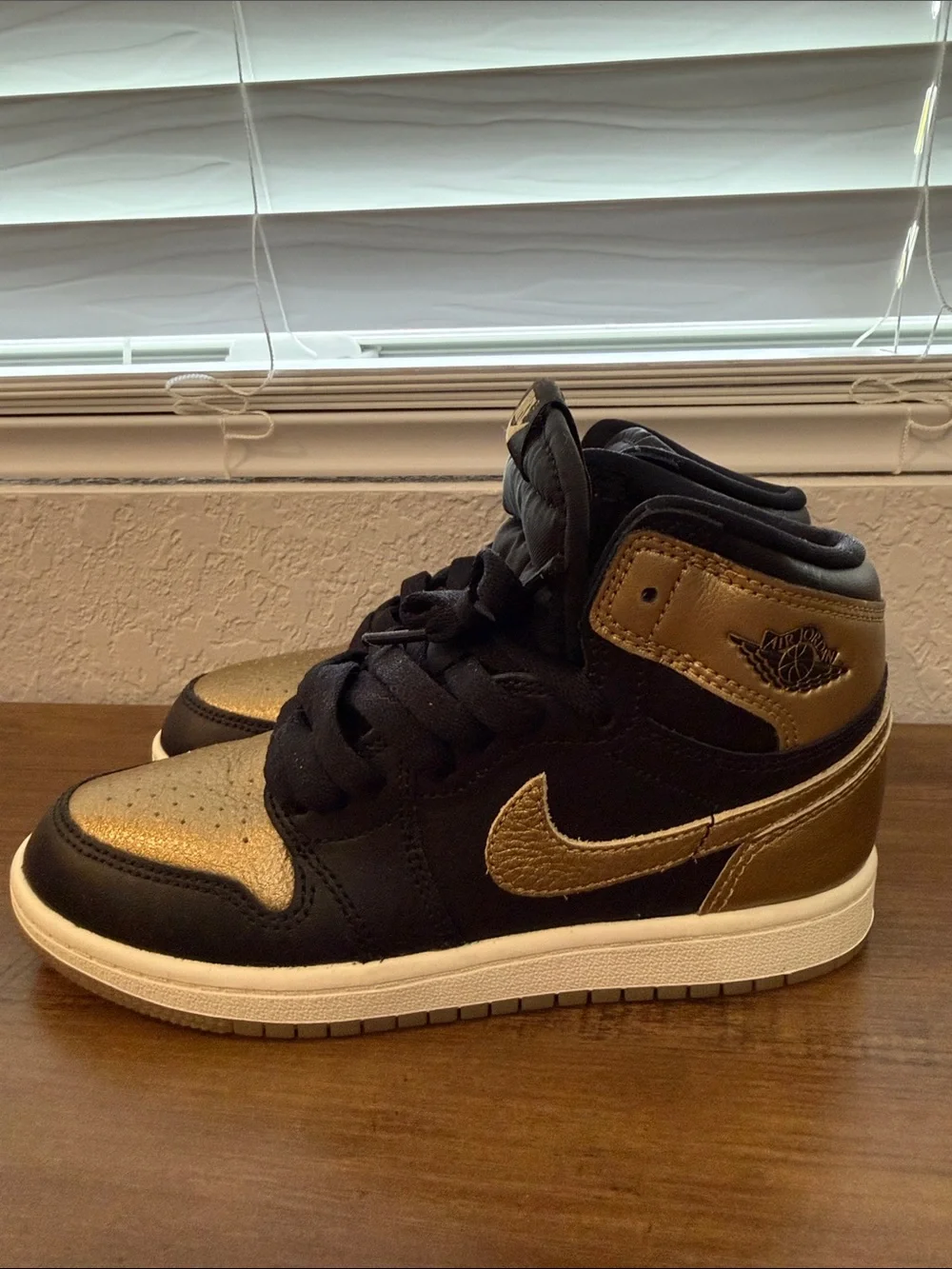 Nike Air Jordan 1 OG High Black and Gold